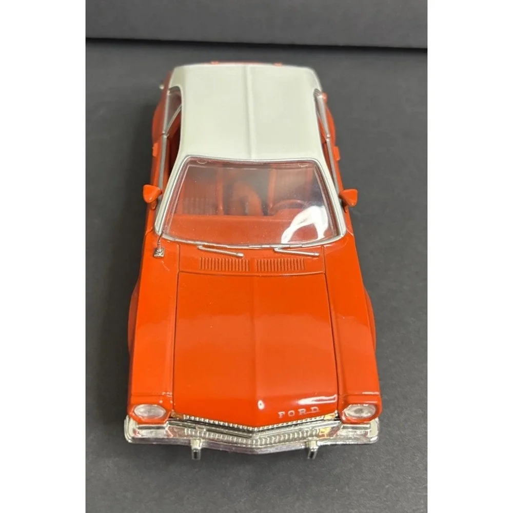 Motor Max 1974 Ford Pinto Orange White Diecast 1:24 No Box